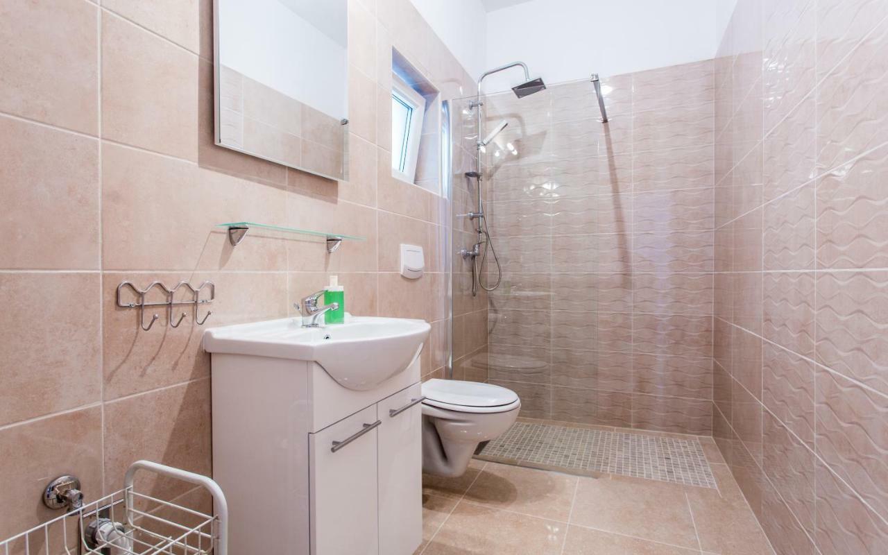 Apartment Mimi Draga Bascanska Ngoại thất bức ảnh